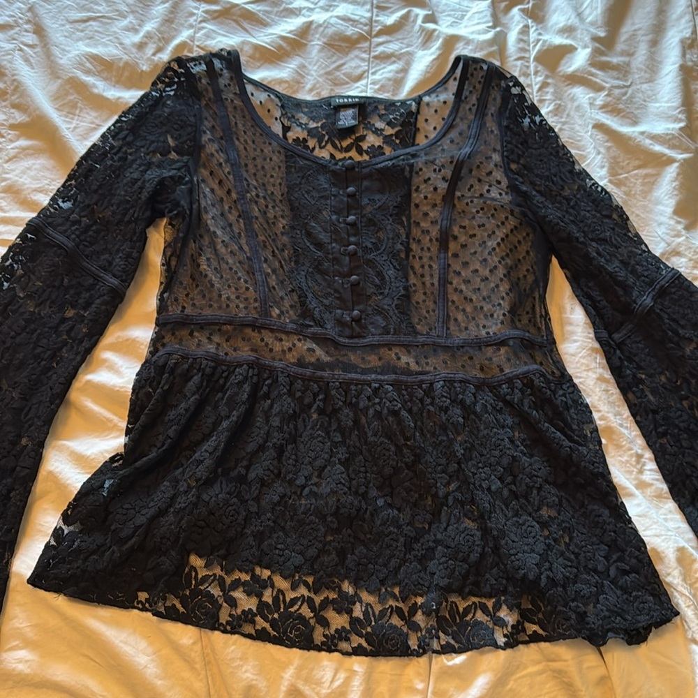Torrid Floral Lace Top size 1. Sheer EUC